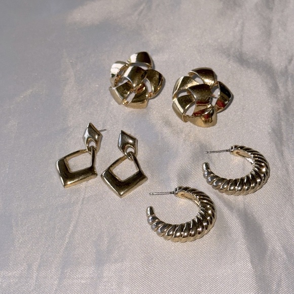 Vintage Gold Tone Textured Statement Earring Set Bow Button, Hoops & Drop Design - Picture 10 of 16